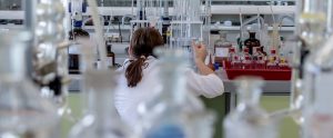 woman scientist doing experiments