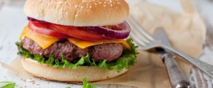 burger with utensils