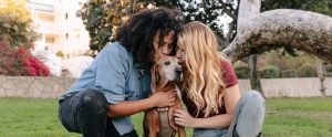 people-kissing-dog