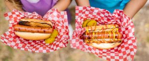 kids-holding-hotdogs